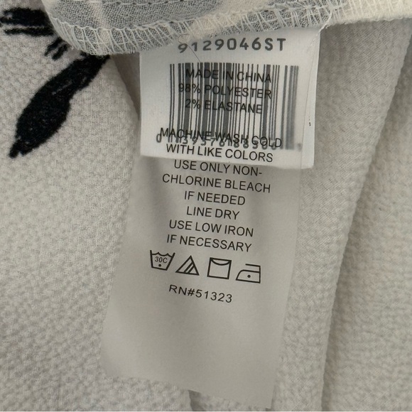 Vince Camuto Floral Print Blouse. Size XXL - Picture 8 of 9